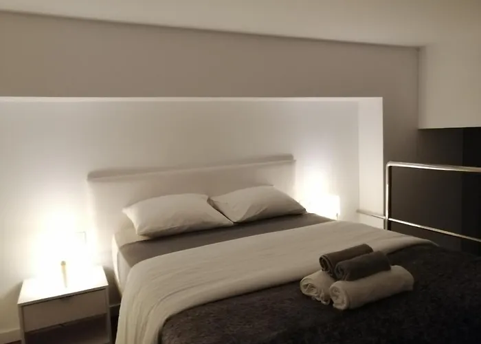 Homeforguest Island 201 Modern & Minimalist Apartments