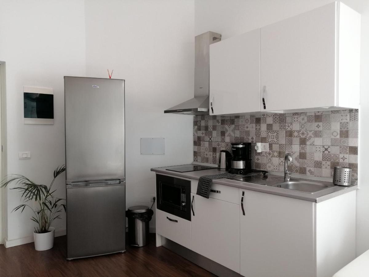 Apartment Homeforguest Island 201 Modern & Minimalist
